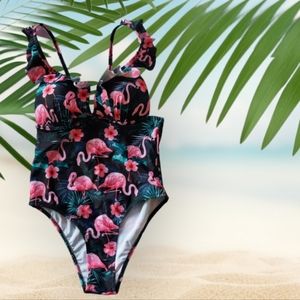 NWOT SHEIN Women's Ruffled One-Piece Swimsuit🦩